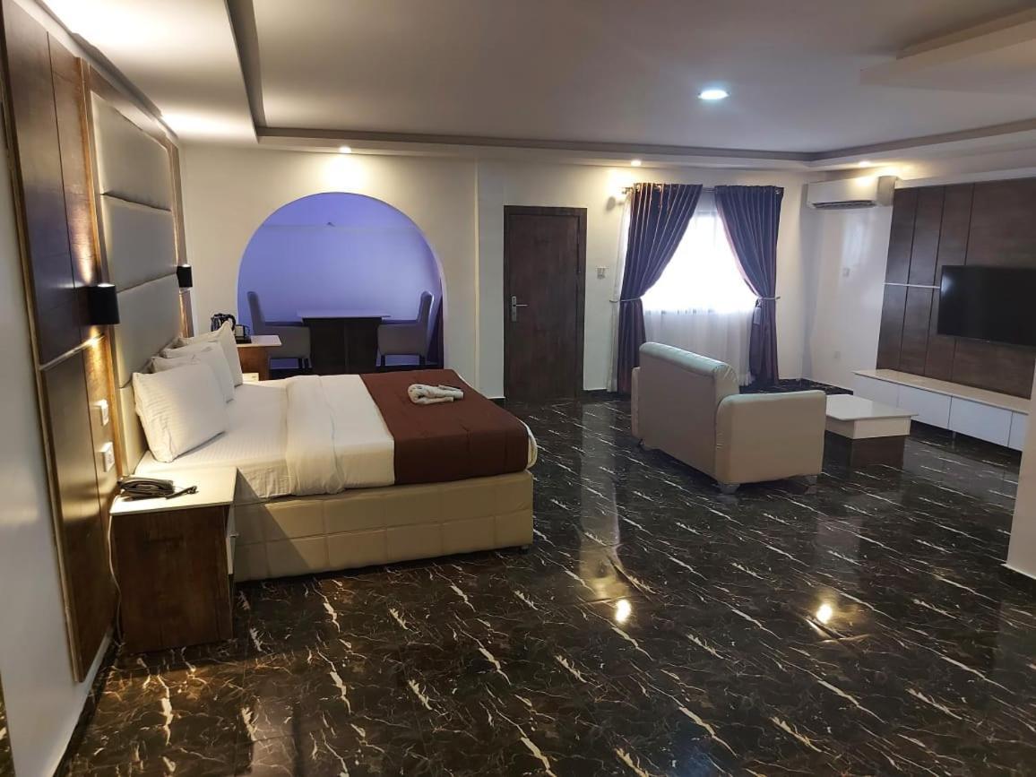 Presken Hotels @Fajodd-4 Ikeja Luaran gambar
