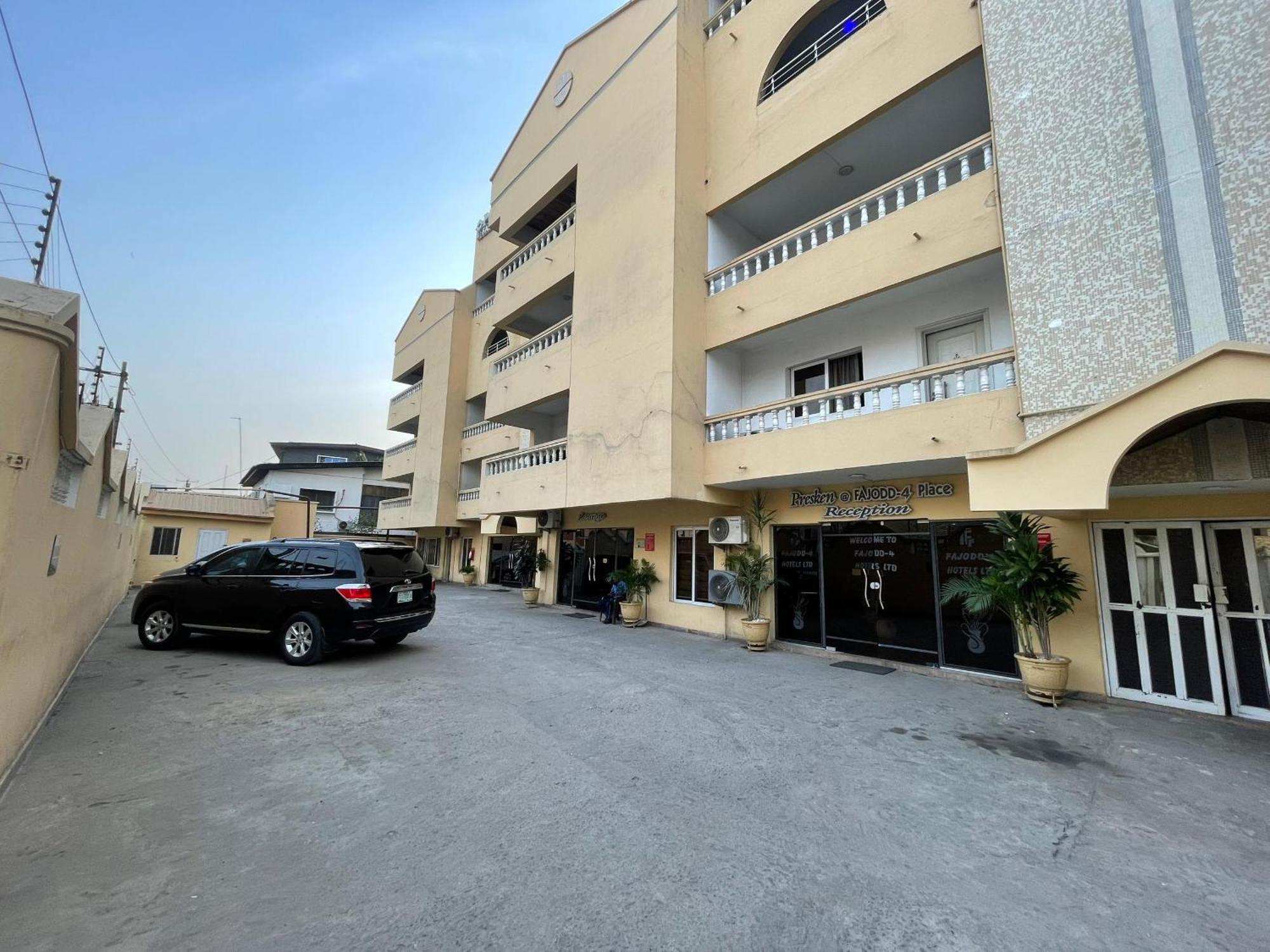 Presken Hotels @Fajodd-4 Ikeja Luaran gambar