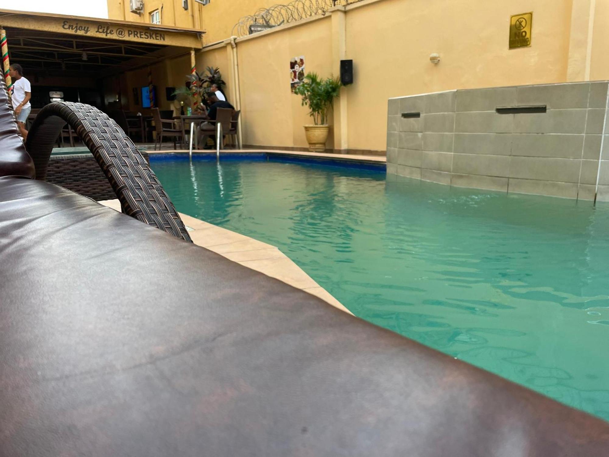 Presken Hotels @Fajodd-4 Ikeja Luaran gambar