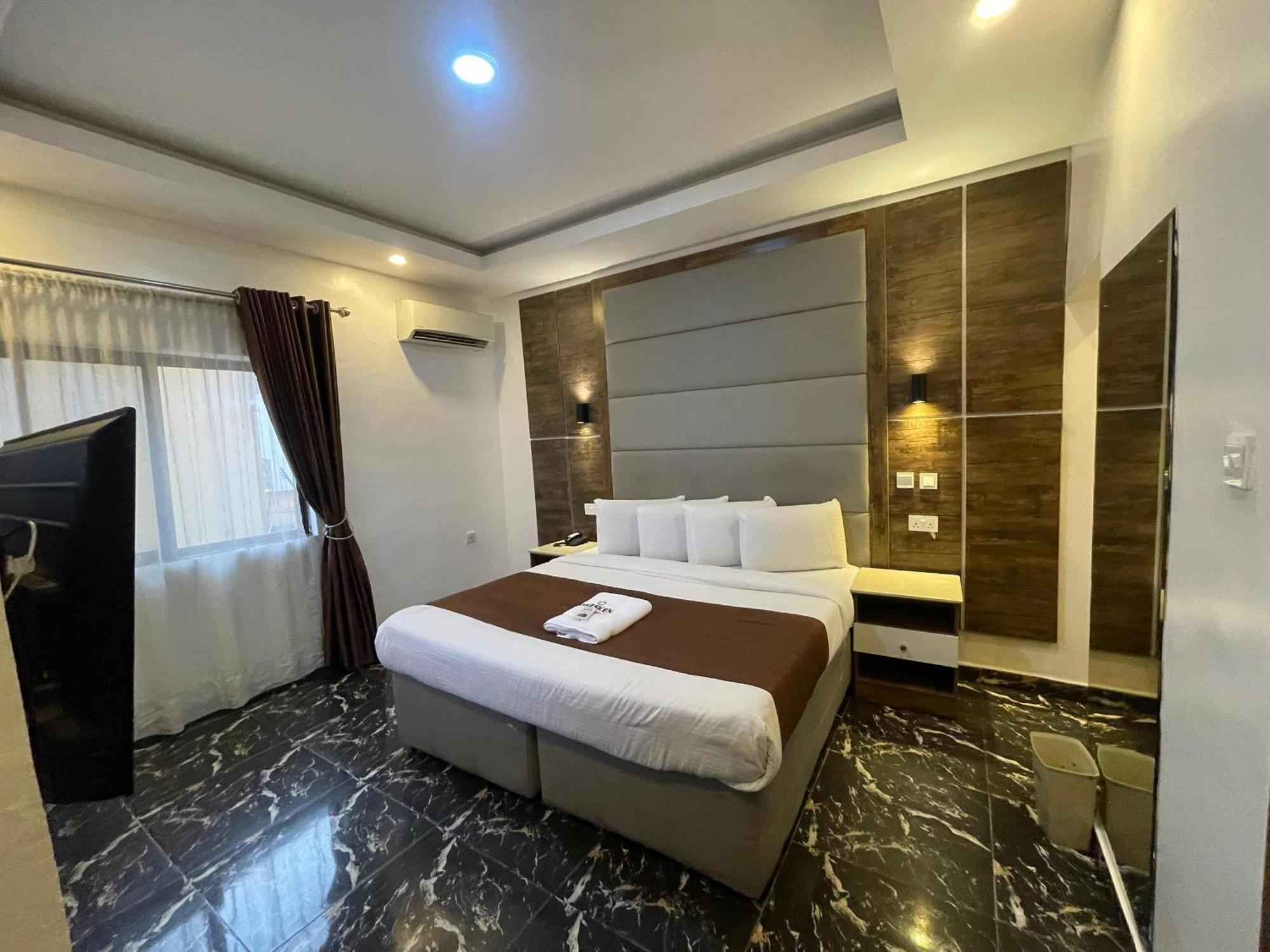 Presken Hotels @Fajodd-4 Ikeja Luaran gambar