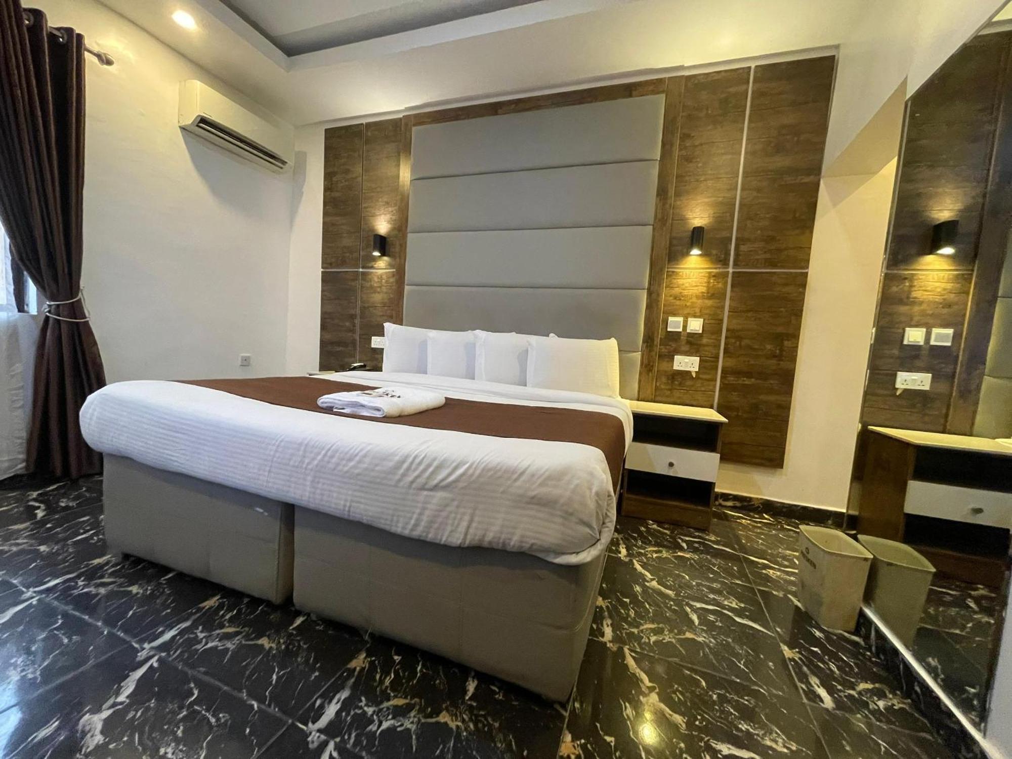 Presken Hotels @Fajodd-4 Ikeja Luaran gambar