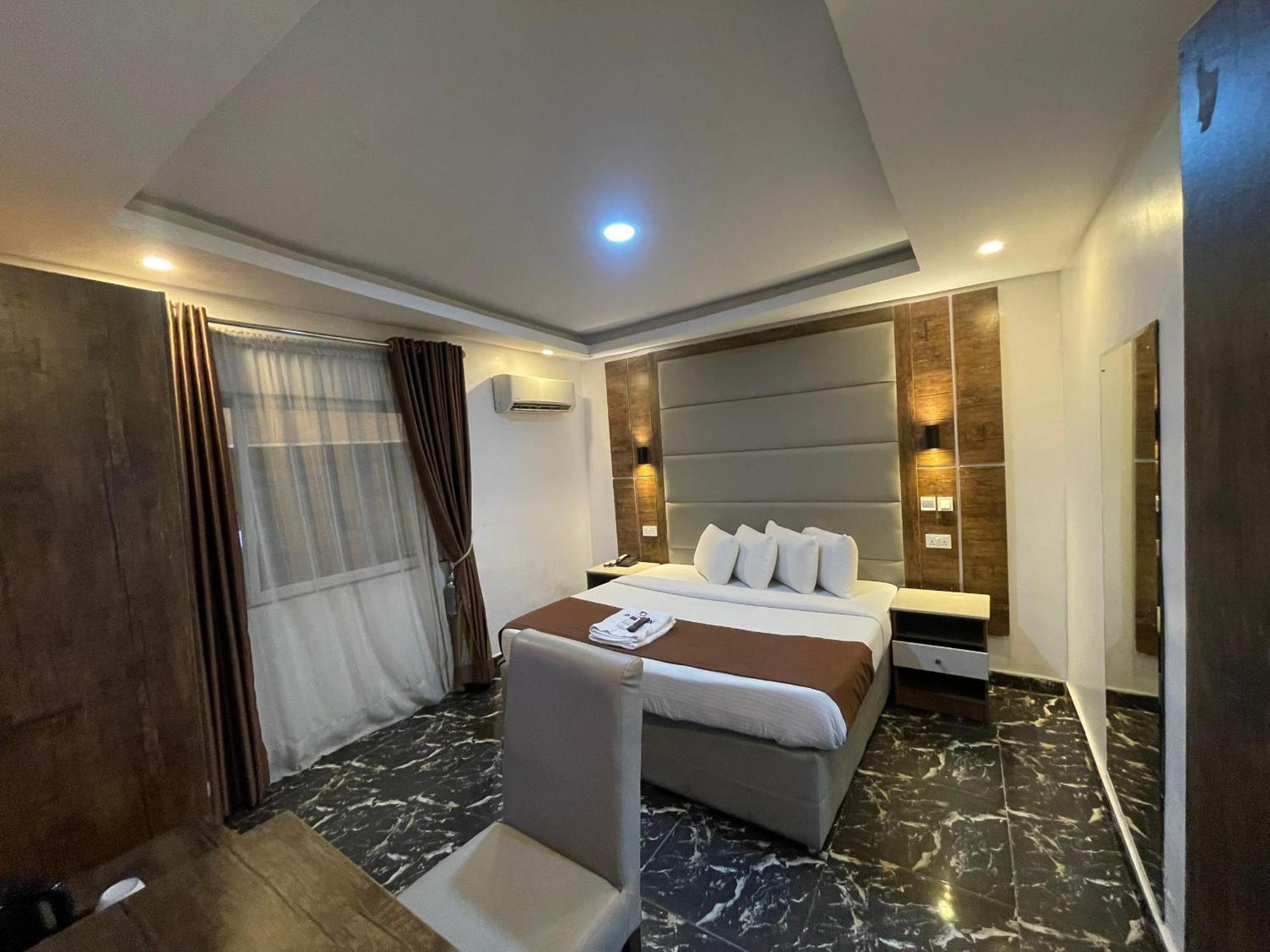 Presken Hotels @Fajodd-4 Ikeja Luaran gambar